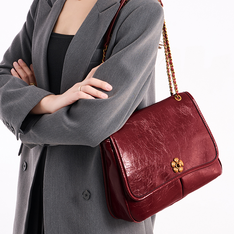 Ladies' individual handbag